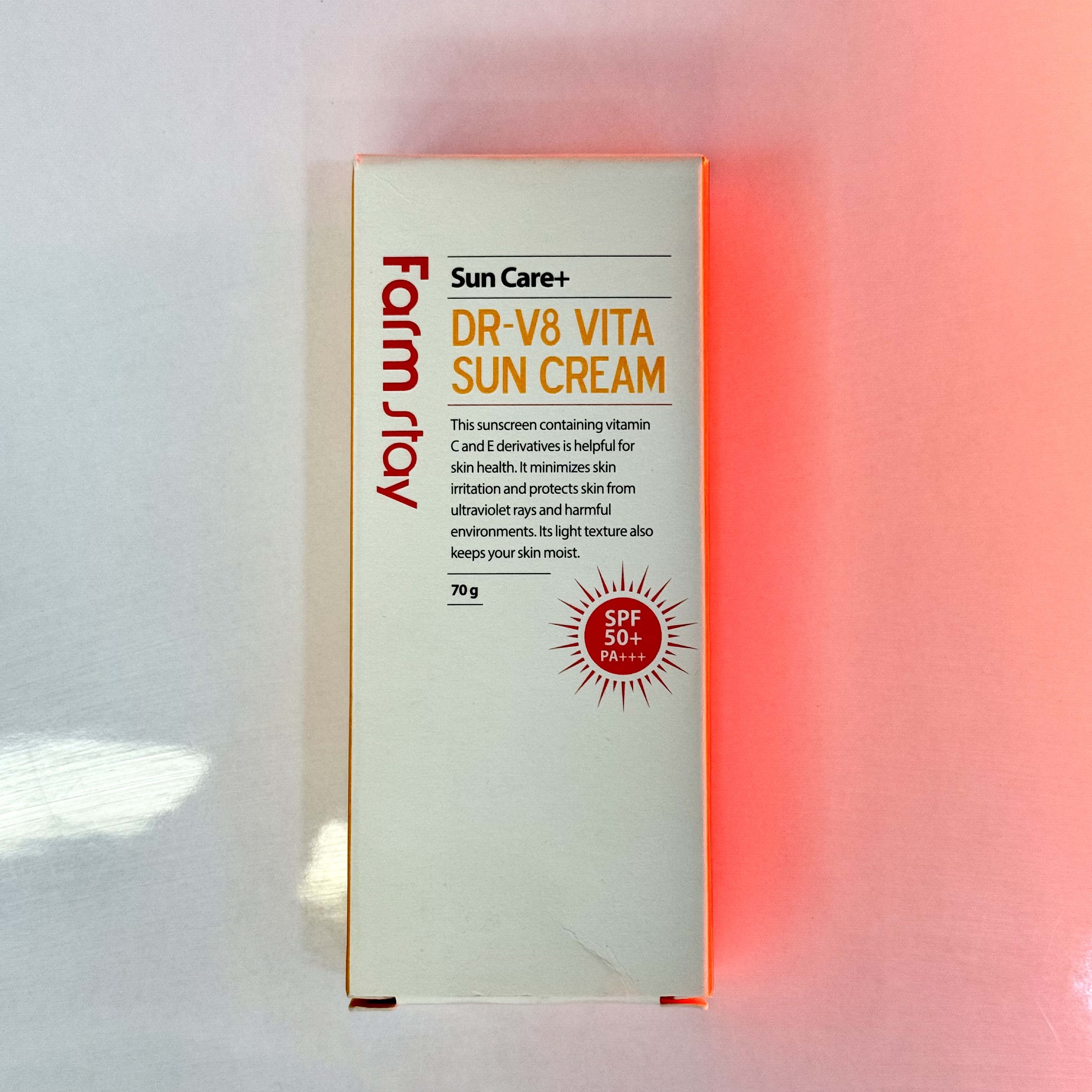 خرید کرم ضد آفتاب فارم‌استیDR-V8 Vita با SPF 50+ و ویتامین C و E | محافظت قوی از پوست