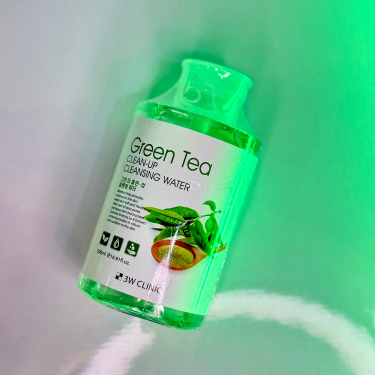 میسلار واتر تری دبلیو کلینیک 3W Clinic با عصاره چای سبز – پاککننده ملایم و آبرسان پوست