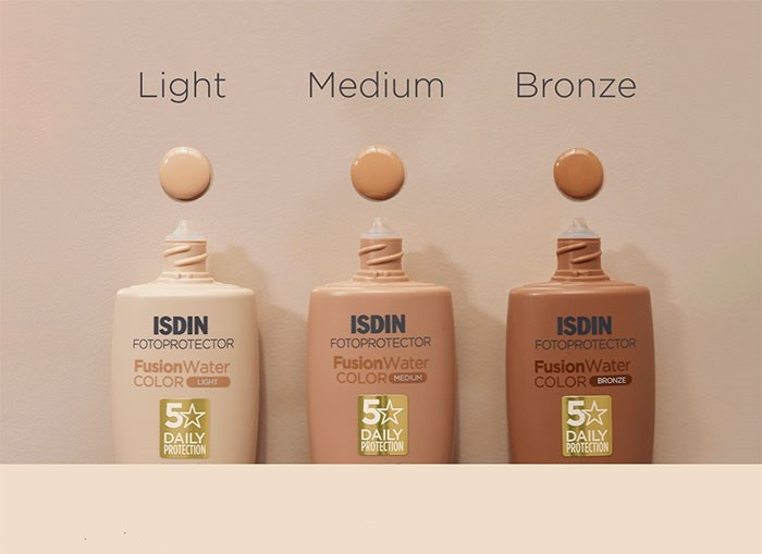 ضد آفتاب ایزدین فیوژن واتر رنگی SPF 50 | محافظت و پوشش طبیعی پوست